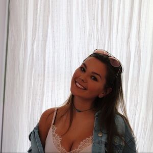 Meet your Posher, Charlotte